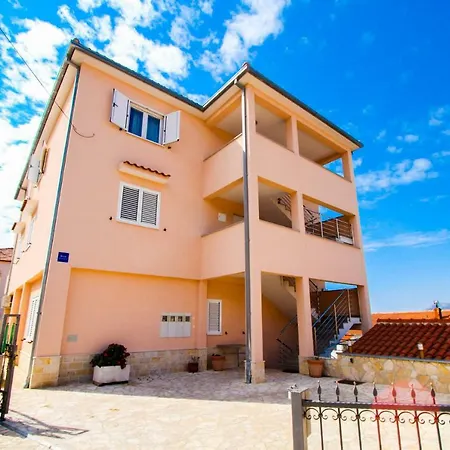 Zlatka Apartament *